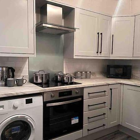Anfield Home Sleeps 5 Close To Lfc Free Parking Liverpool Exterior photo